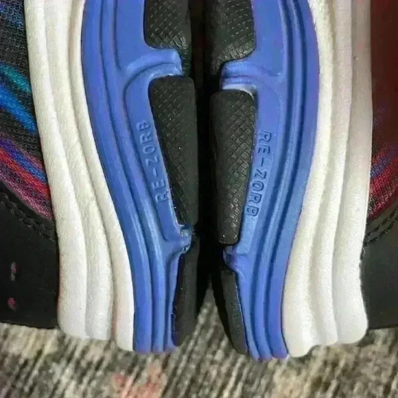 Excellent like-new condition. Size 11 - Picture 7 of 8